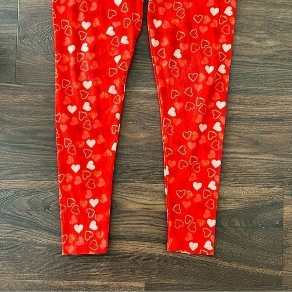 Lularoe TC leggings red hearts design - Picture 3 of 6